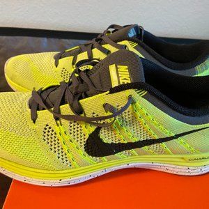 Brand New Nike Flyknit Lunarlon Neon Yello Sneakers